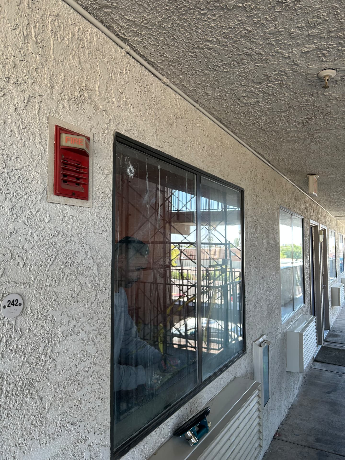 Broken dual pane window before glass replacement